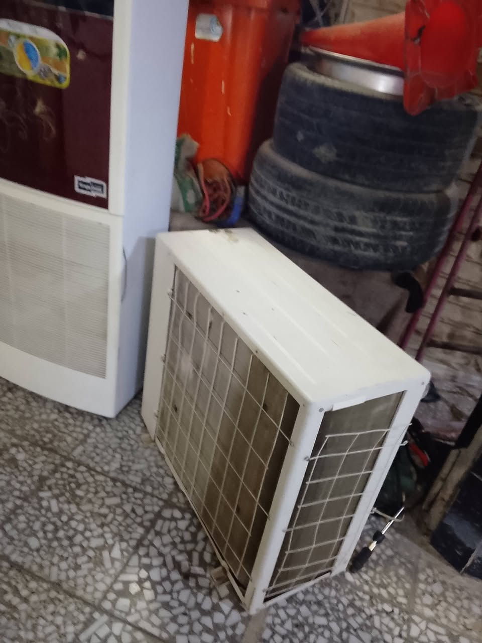 سلام عليكم كنتوري للبيع ٣طن بس امليك سعر ٤٥٠ وبي مجال الطيبين مكاني نجف حي السلام *********** تواصل ول ستفسار عله هذا الرقم
