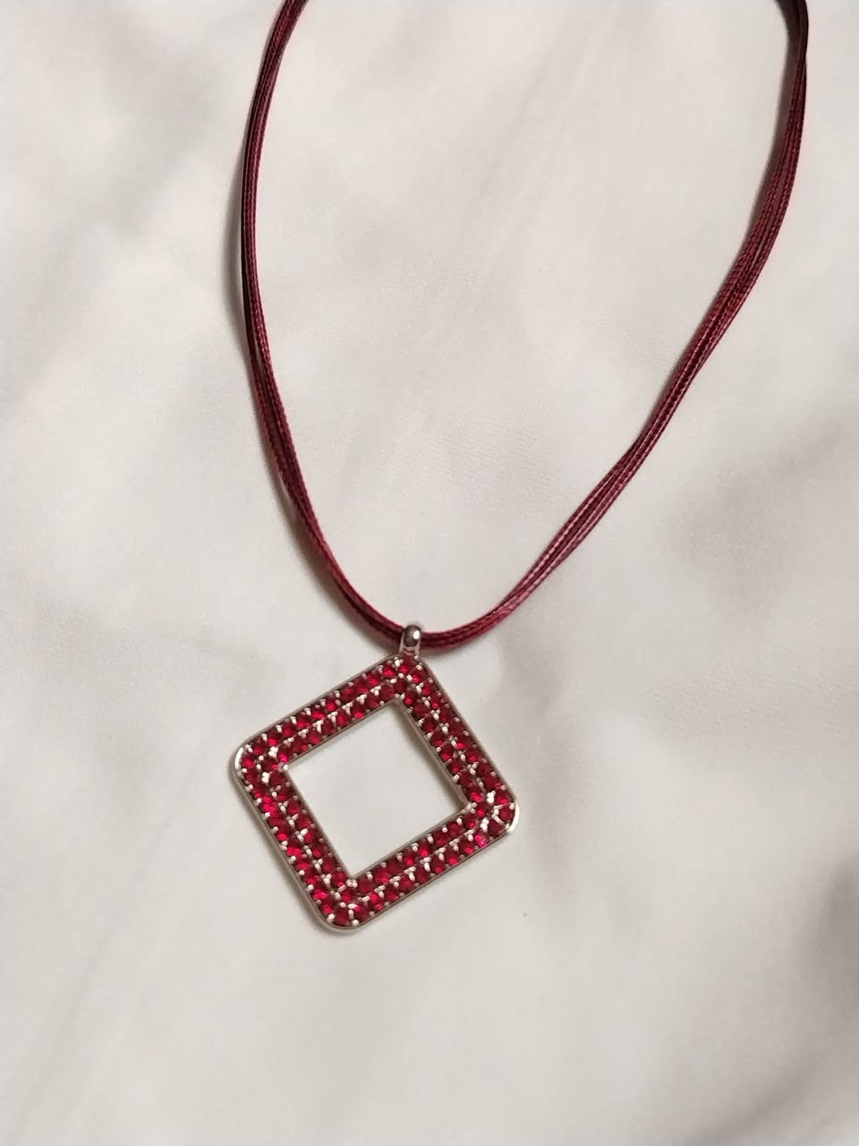 مساء الخير بنات⋆｡‧˚ʚ🍓ɞ˚‧｡⋆
لكثرة الطلب على القلاده الفيروزيه
 
وفرتلكم القلاده بلون ثاني هو 
✨ اللون الماروني ✨ 
قلادة بتصميم عصري ولمسة فيروزية أنيقة تضيف إشراقة خاصة لإطلالتك 🩵
 

#صُنِعَ_بِكُل_حُب


**إذا كنت صاحب هذا الإعلان وتريد حذفه لأي سبب، رجاءا أرسل رسالة إلى الدعم الفني**