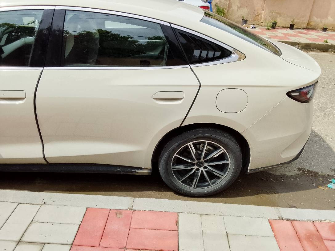 Byd seal 06 
اللون اوف وايت المميز فول مواصفات كامرات محيطيه ٣٦٠ حساسات امامي خلفي كشن كهرباء بطاريه تمشي عالشحن لحد ٨٠ كيلو التفويله البانزين الوحده تمشي ٢١٠٠ كم.  سياره مفوله ويل حجم ١٧ سياره ماشيه ٢٠٠٠ بعدها زيرو وعليها اضافات سكوبات جامات خلفيه وكفرات مرايات مع غلاف دشبول وارضيات نوعيه ممتازه
سياره فقط ملاحظه وحده الصندوق بيه بارد خفيف اثر طعجه خفيفه كربلاء, العراق


**إذا كنت صاحب هذا الإعلان وتريد حذفه لأي سبب، رجاءا أرسل رسالة إلى الدعم الفني**