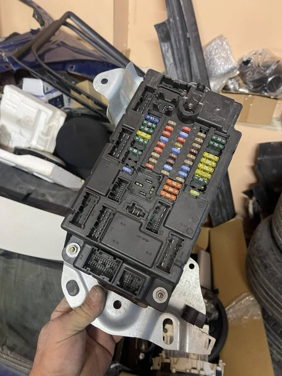 السلام عليكم ميني كوبر تفصيخ اي شي تحتاجون متوفر المكان سليمانية من2008الى2013 يوجد توصيل كل المحافظات


**إذا كنت صاحب هذا الإعلان وتريد حذفه لأي سبب، رجاءا أرسل رسالة إلى الدعم الفني**