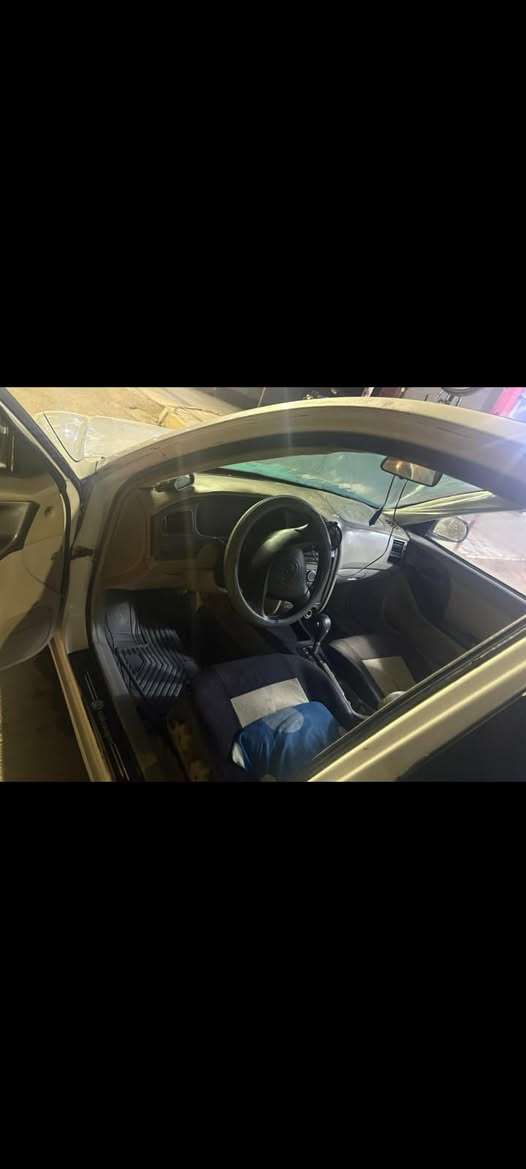 سلام عليكم انتر موديل ٢٠٠٢ رقم بغداد بسمي رقم انكليزي بيها ظربه  ربع الجاملغ امامي كير تبريد خير من الله مكينه بيها تبخير كير اوتو صدر خير من الله مكينه ٢٠٠٠ مو حساس سنويه لحد ٢٠٣٠ سعرها ٦٢ وبيها مجال مكاني بغداد الجديده رقم الهاتف ***********
