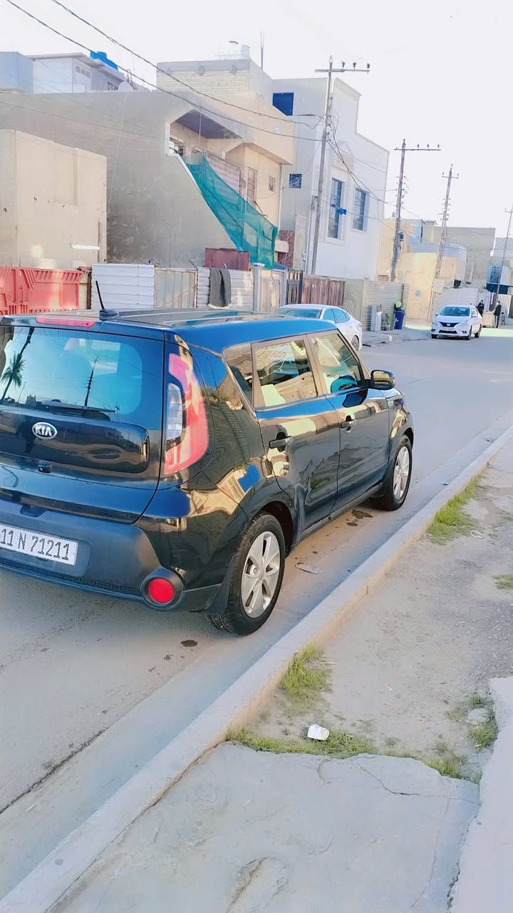 السلام عليكم
عندي كيا صول ٢٠١٦ وارد  حادثها بنيد فقط امبدل السيارة حلوه وعلى ايدي تحكم جهتين شاشه صغيرةة
كير محرك تبريد كله مكفول َ محرك ١٦٠٠gdi ماشية ٩٣الف رقم بغداد الانكليزي بأسمي مكاني بغداد الشرطة الخامسة عارضها ب١٠٥  رقم الموبايل ***********
