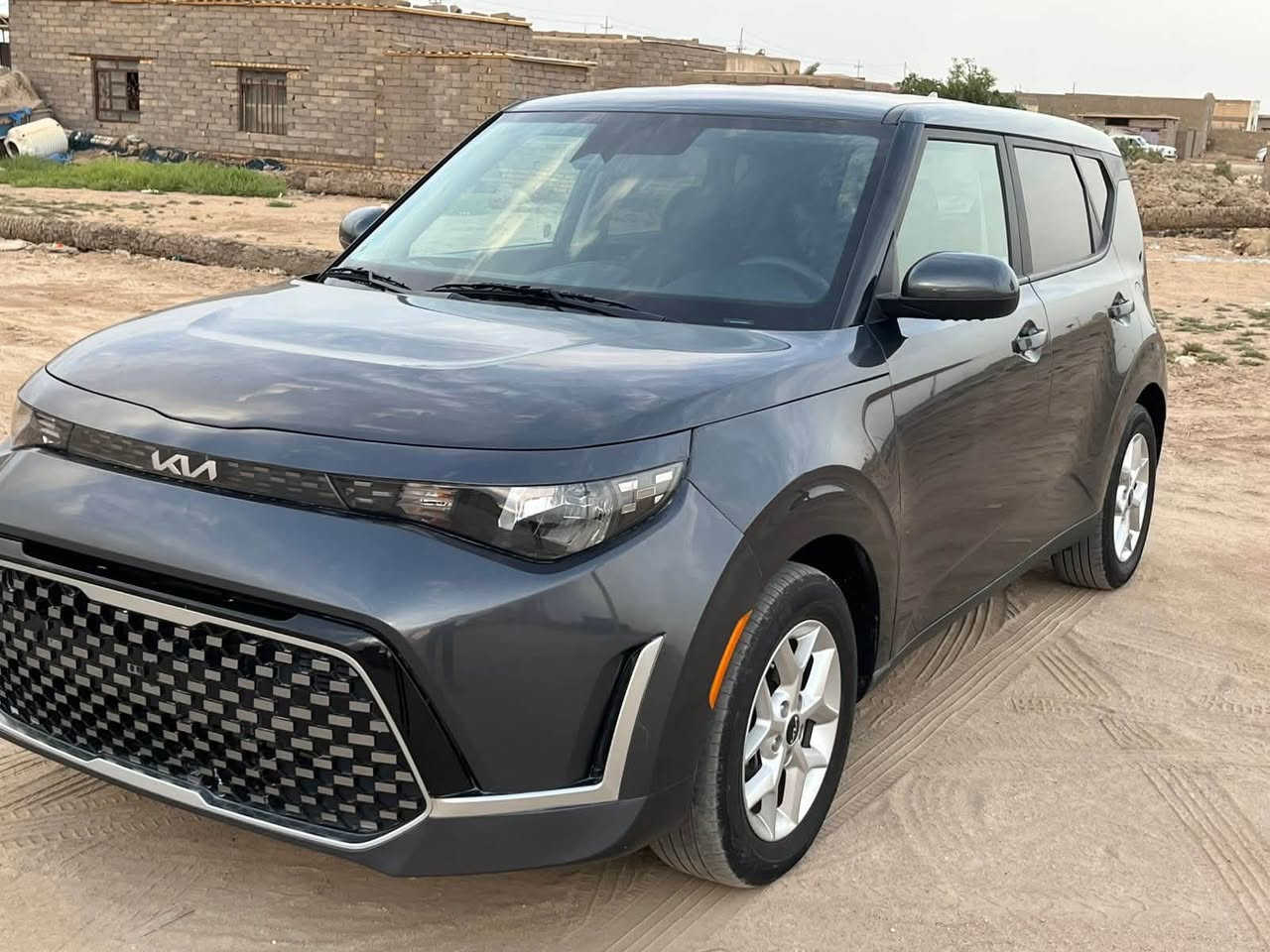 كيا صول  موديل 23 حادث خفيف حافه البنيد بدون ارباك مواصفات. رادار امامي وجانبي   وخلفي وتوقف ذاتي عند الرجوع شاشة كامره السيارة داخله بسمي بدون رقم تترقم جميع المحافظات سعرها 150
مكان السياره ذي قار
***********
