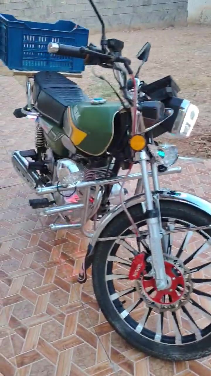 السلام عليكم دراجه للبيع
سيفان موديل 25شكل. و محرك 
مكفوله من كلشي
بصمه اشتغل.بصمه عن بعد 
سعر 775 بيههه مجال للطيبن 
عنوان ديالى ناحيه العباره 
رقم هاتف /***********
