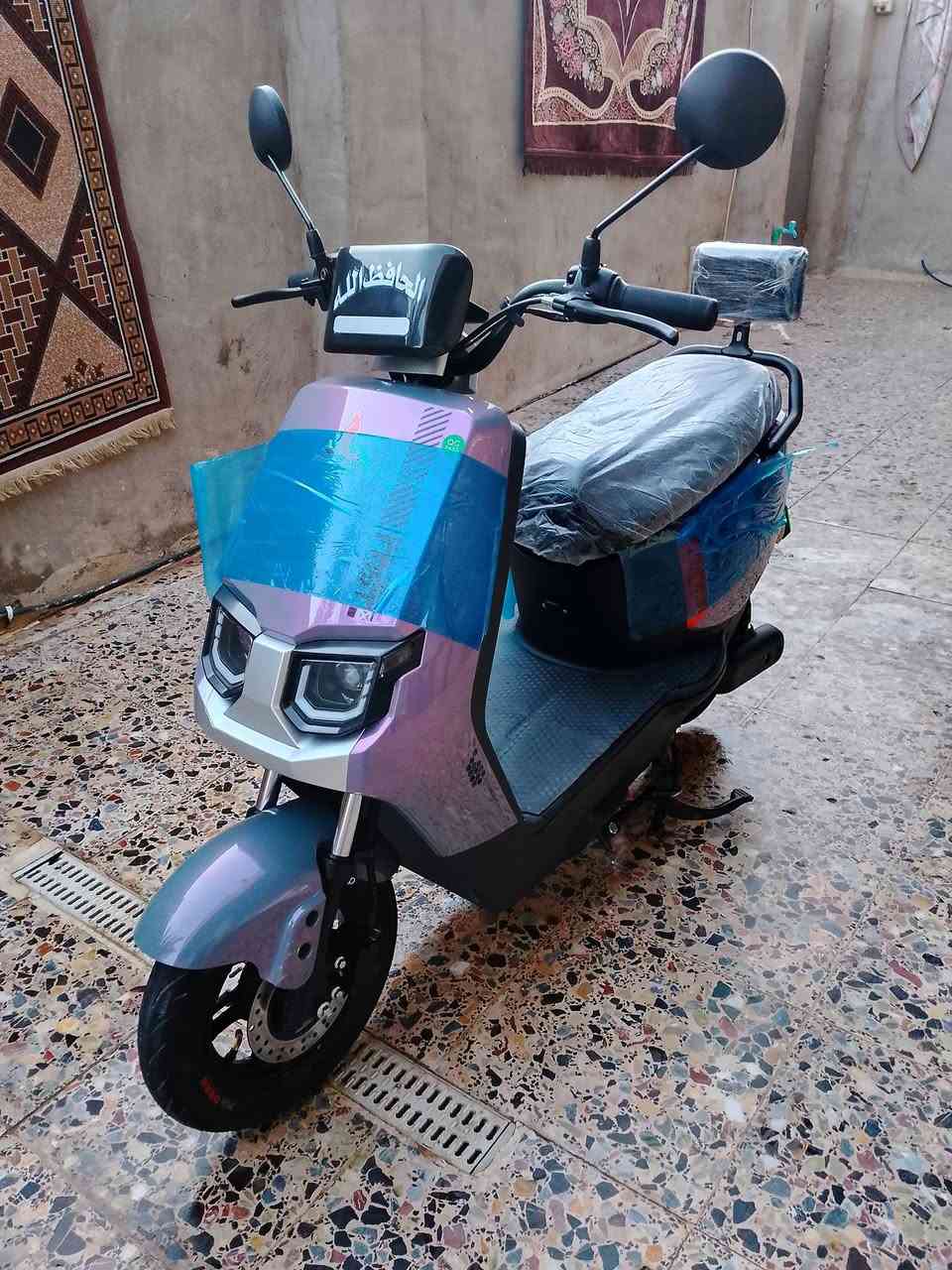 دراجه شحن جديده صار 23 يوم من نازله 6 بطاريات كبار تمشي 70 كيلو بلشحنه الوحده نظام Rبك حجم الملف 2000 بيه شخط زغير موضح ولباقي كله مكفول السعر 650 وبيه مجال مكاني بغداد حي اور/ قابل للمراوس للاتصال ***********
