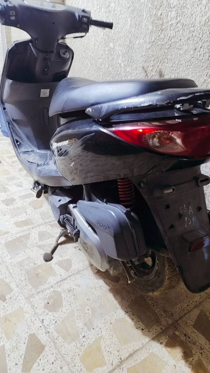 سلام عليكم دراجة بريز مكفولة كفالة عامة برغي ممفتوح بيهة سعر 750 قفل مكان الشعب ***********
