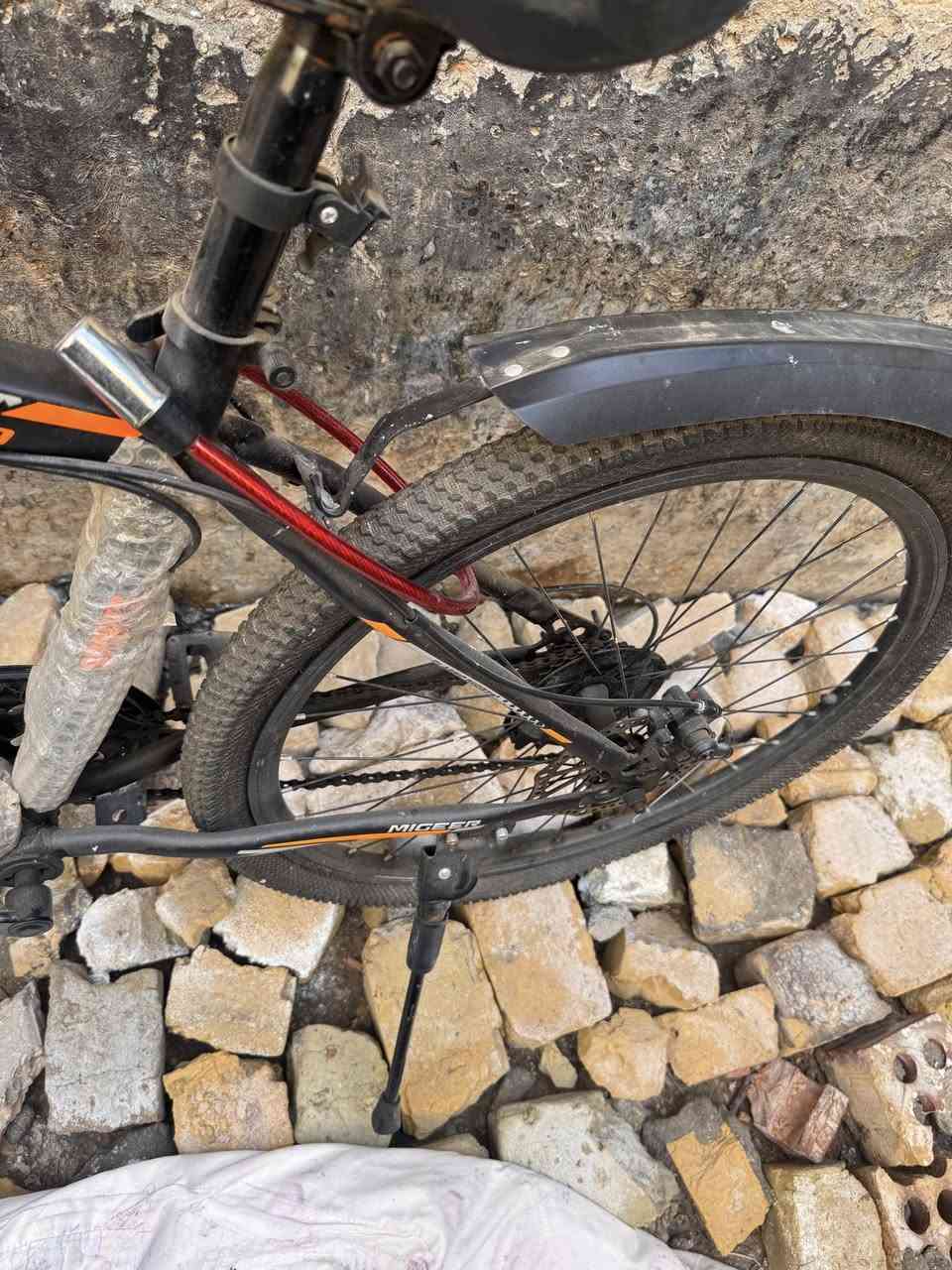 للبيع مع كافة ملحقاته السعر 100 الف


**إذا كنت صاحب هذا الإعلان وتريد حذفه لأي سبب، رجاءا أرسل رسالة إلى الدعم الفني**