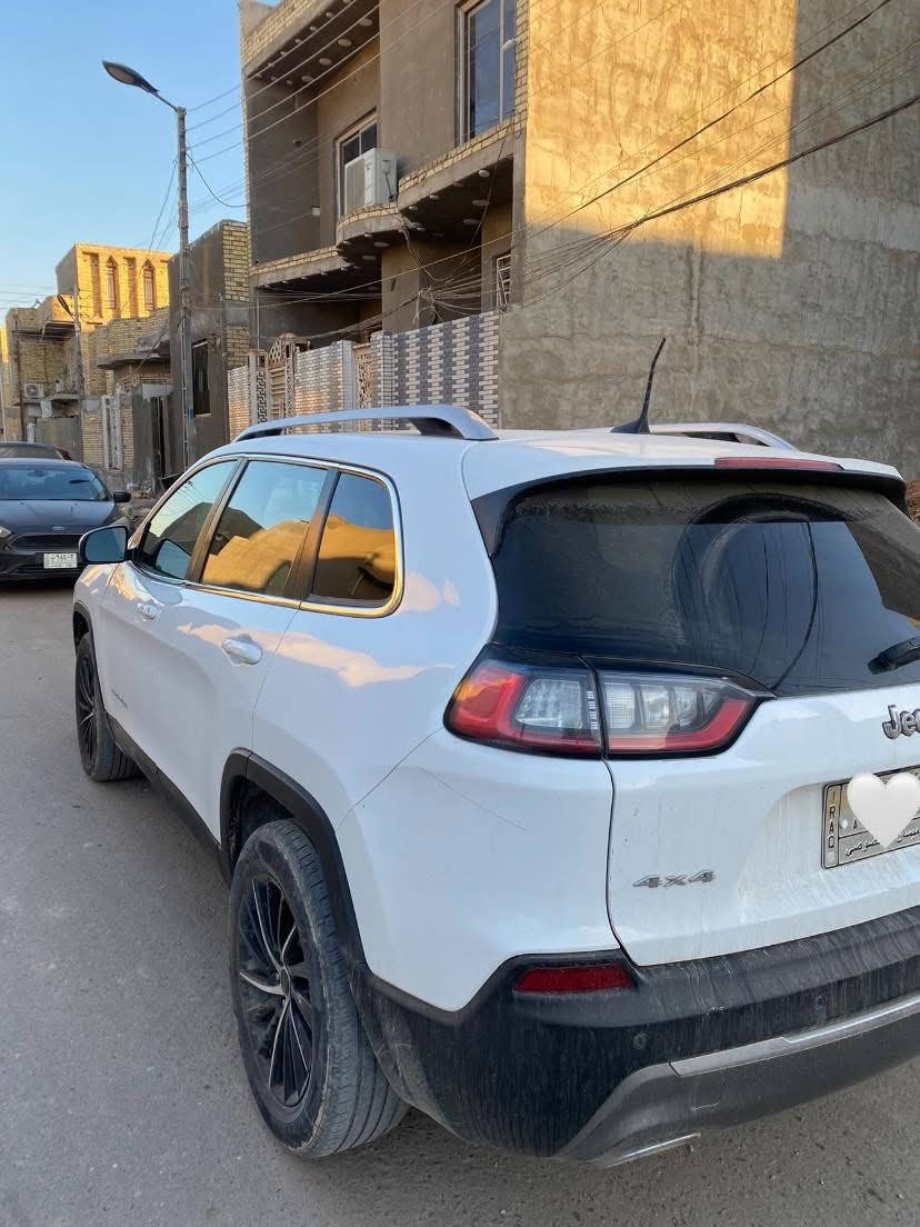 السلام عليكم جيب بزون 2019 فول مواصفات محرك 6 ماشيه 120 الف رقم ميسان راعيها بالعماره تحويل مباشر صور حادث بالمنشور السعر خاص للاستفسار ***********
