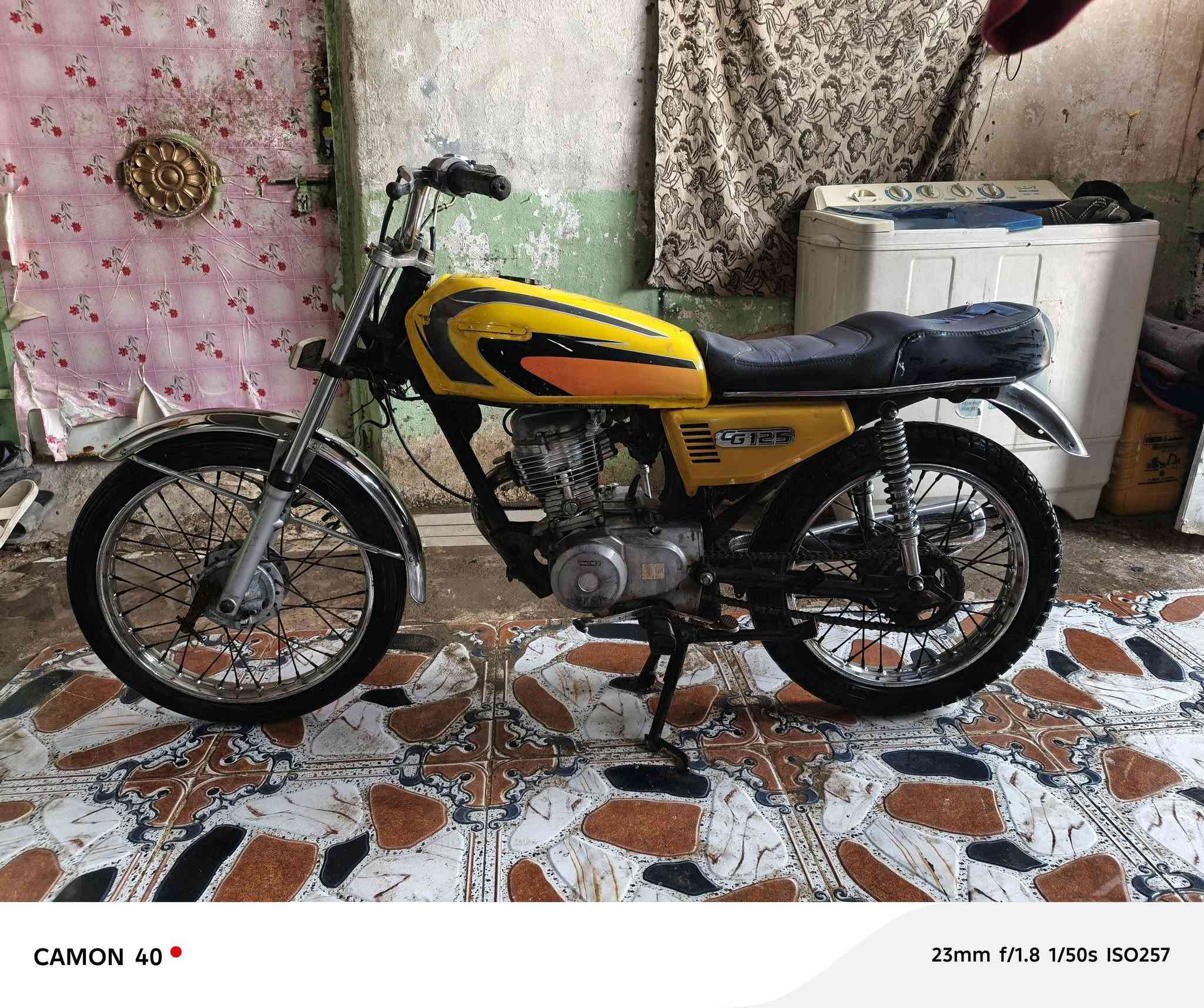 سلام عليكم دراجة للبيع بس وصل 375 
***********
