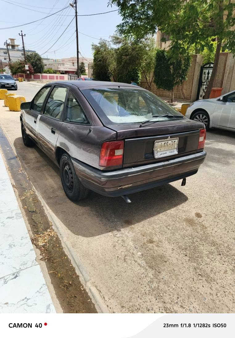 اوبل فكترا موديل ١٩٩٢
٤ تايرات جديد 
محرك و كير جديد
شرط تحويل او وكاله 
سلايت 
محرك 16 قايش عريض 
سياره يحتاجله فقط صبغ 
الباقي كله بلشرط 
منضومه زينون 
كهربائيات و ميكانيك كله بل شرط 
للبيع او مراوس حسب قناعه
*********** كركوك, العراق
