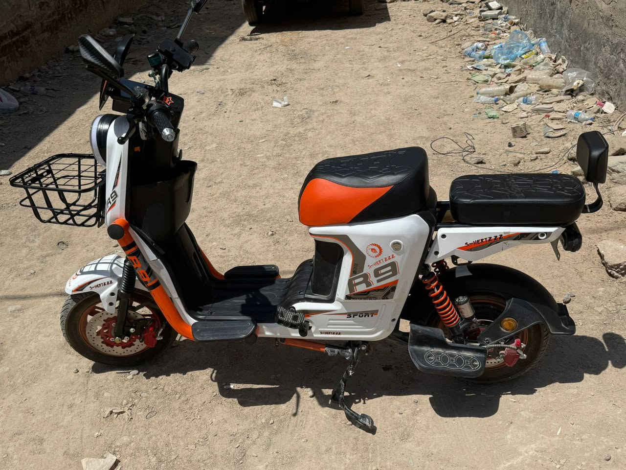 السلام عليكم
دراجه شحن R9 خمس بطاريات كبيرة ومحرك 1800واط جديدة كلياً بعدها بفترة الضمان ماشيه اقل 500كيلو متر السعر ب550ألف للتواصل: ***********
