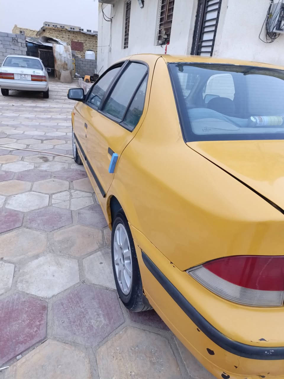 سلام عليكم سياره سمند موديل ١١ رقم ذي قار سيارا جاهزه خير من الله سنويه ل٢٦ بشهر التاسع سبارا مصبوغه اثر جراد مصفرا هيئه غرامات كهربائيات شغاله طخم تاير جديد تبريد عوزه بس خاص مكينه وكير فرنسي لسعر ٣٠ وبيه مجال قليل *********** ناصريه مركز
