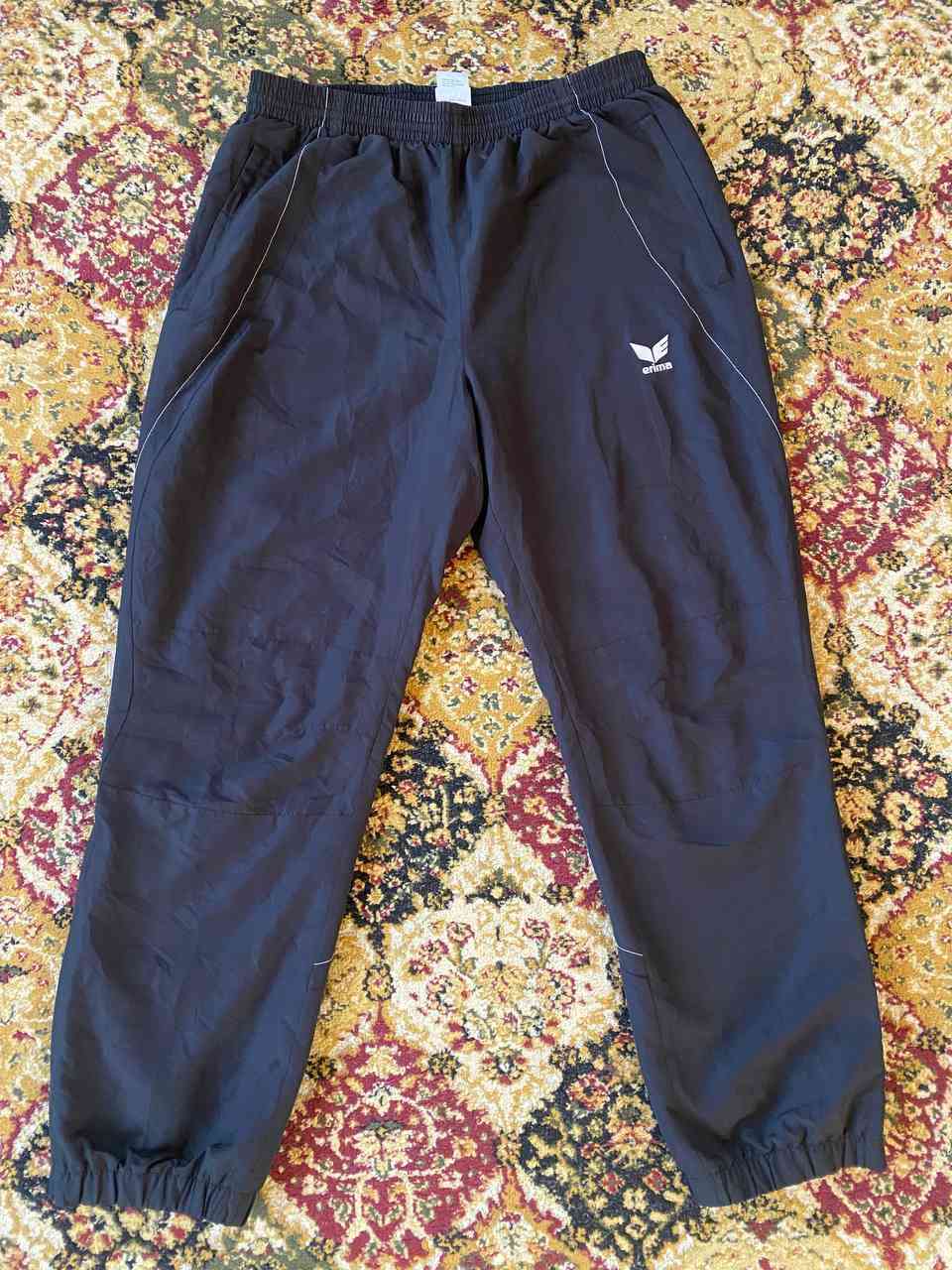 ماركة Erima مبطن
بنطلون اسود فحمي نظافة فول 

الكمر يلبس من ٤٢ -٥٠ 

الطول ١١٠ 

الحجل ١٩ 

توصيل موجود


**إذا كنت صاحب هذا الإعلان وتريد حذفه لأي سبب، رجاءا أرسل رسالة إلى الدعم الفني**