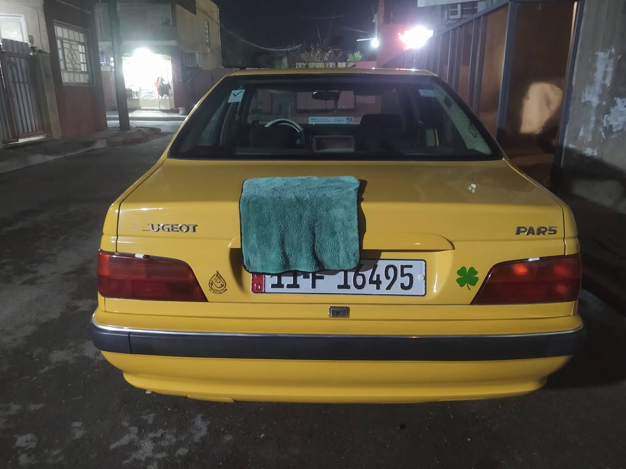 السلام عليكم للبيع بيجو بأرص ٢٠١٥ بسمي بغداد بيهة نواقص مشط ستيرن وصدرها ٥٠ بالمية مكان السيارة بغداد الشعب سعر ٣٥ وبيهة مجال اتصال على الرقم ***********
