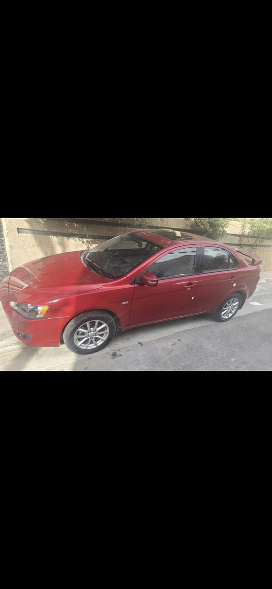 السلام عليكم شباب عندي لانسر 2016 خليجية فول مواصفات ماشية ٥٧ كيلو فقط  بس عدي جاملغ عكس السايق مبدل بجاملغ بلادي وبارد بالباب شي بسيط كلش يعني قطعه وحدة صبغ والباقي كلة مكفول السيارة تايرات جديدة قبل شهر شادهن ودسكات هم قبل سبوعين شادهن حدادية مبدلهة كلهة جديدة واصلية يعني السيارة كلش نظيفةومابيهة اي مصرف وبنزين محسن ودهن اصلي بوكته سنوية باسمي رقم بغداد مكاني بغداد جميلة رايدهة ب105 وهذا رقمي *********** وتساب
*********** شريحة اتصال
