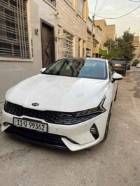 للبيع K5 موديل 2021  وارد خليجي رقم بغداد باسمي ماشية 80 كم محرك 2000 ...