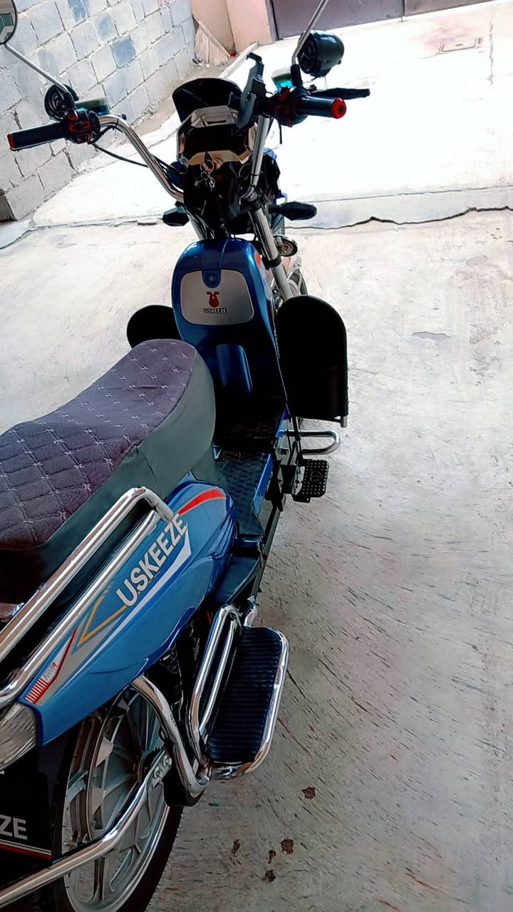 سلام عليكم لبيع دراجه شحن هارلي موديل 24 جديد باتريات جديده دراجه حلوه وكاعده السعر 5050 وبي مجال الرقم ***********
