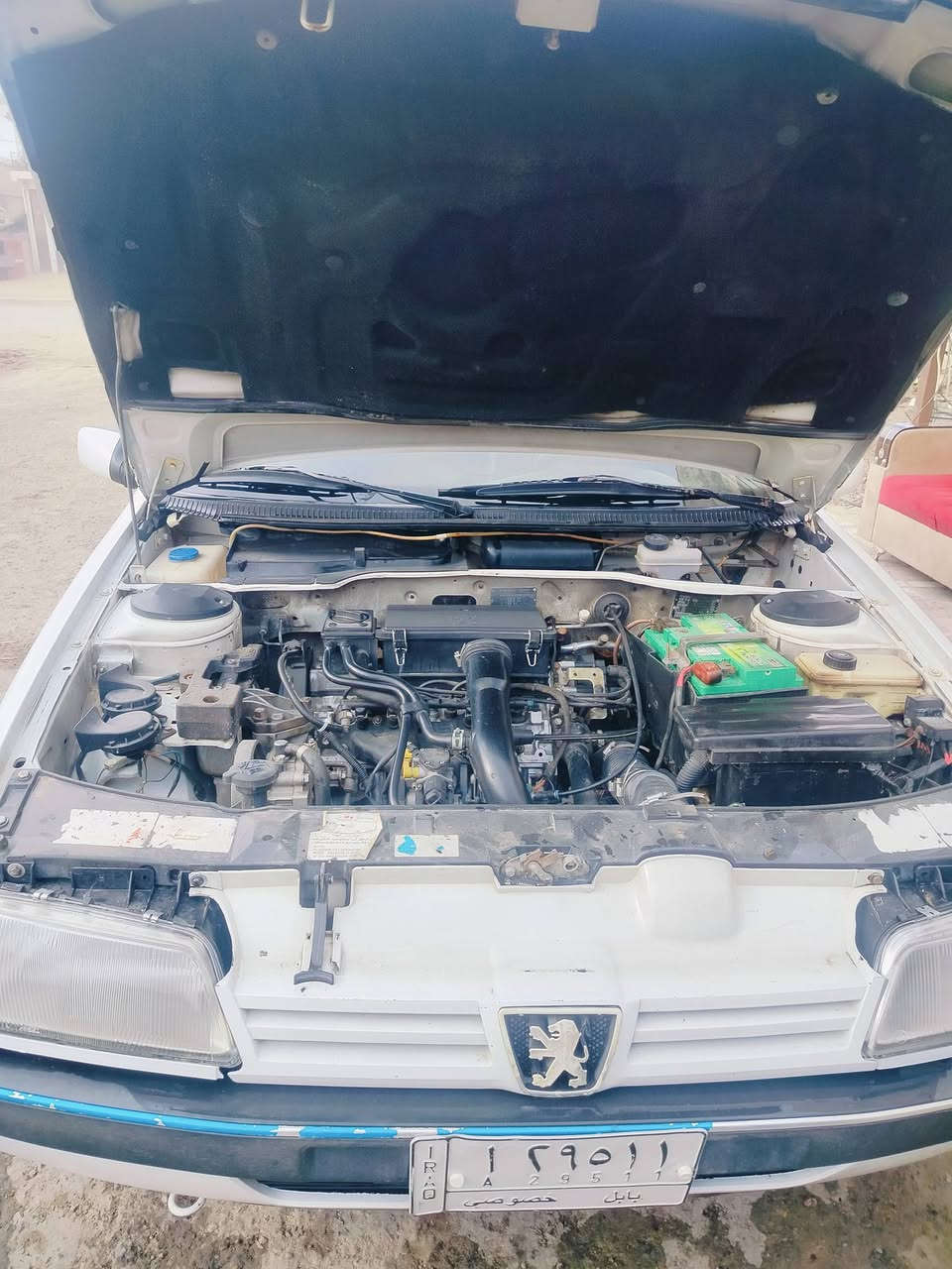 بيجو 405 موديل12باسمي سنويه 28 محرك مكفول حداديه كله كفاله تخم تاير السعر 55 وبيه مجال  اتصل وتدلل ***********
