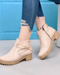 مقاسات ٣٧-٤٠ • قطع أخيرة • لا توصيل