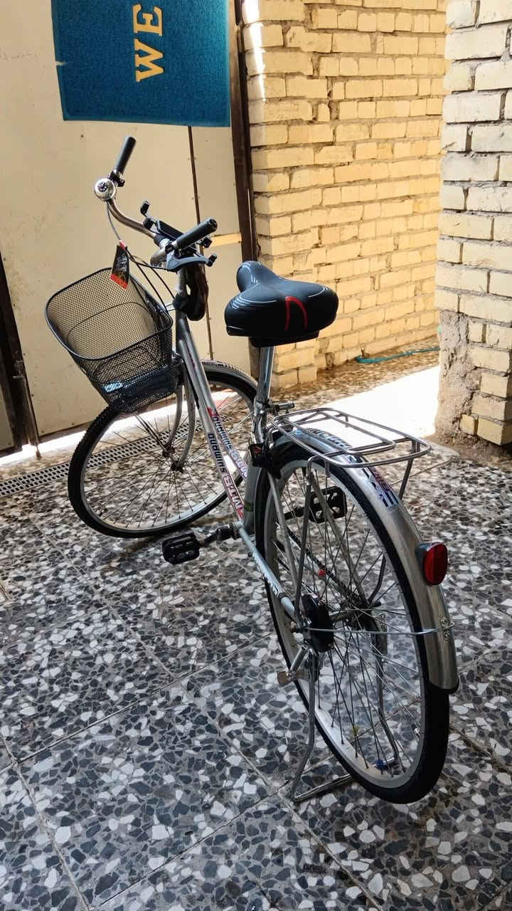 بايسكل نوع بناتي للبيع مستعمل
حجم 26 ياباني اللون رصاصي 
نضيف السعر 60 وبيه مجال 
المكان /بغداد شهداء البياع
للاتصال/***********واتساب
