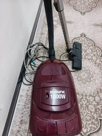 مكنسة كهربائية نظيفة مثل ماموضحة بلصورة ب20وبيهة مجال +سبلت الحافظ ٣ ط...