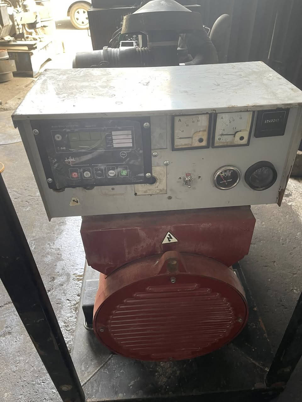 Perkins-50kva 
مولد بيركنس بريطاني اصلي ٥٠كيفي توليد ايطالي  شرط حمل مامفتوح مولد اخو جديد.. 

عنوان: اربيل  اكو توصيل لجميع محافظات العراق 
سعر ٣٥ورقة
*********** واتس اب
