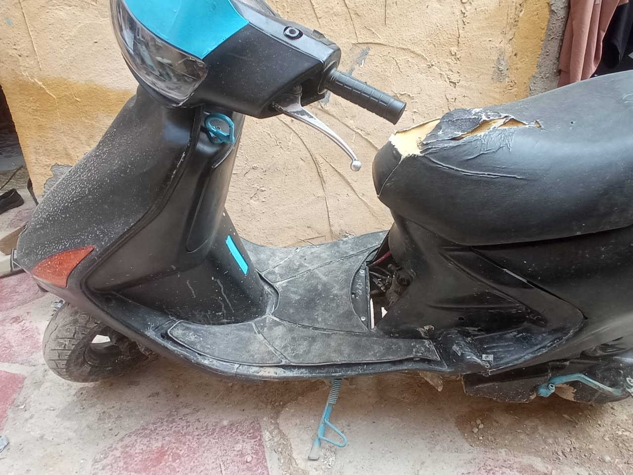 سلام عليكم عندي دراجه فراشه نظيفه و شغاله وسعر 400 وبيهه مجال المكان نجف حي شرطه الرقم***********
