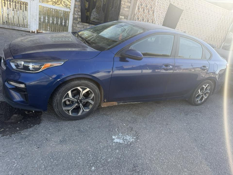 فورتي 2021 محرك 2000 حادث مابيها مثل مموضح بلصور فقط حداديه والعتبه باقيه على وضعها السعر المطلوب 130 
***********
