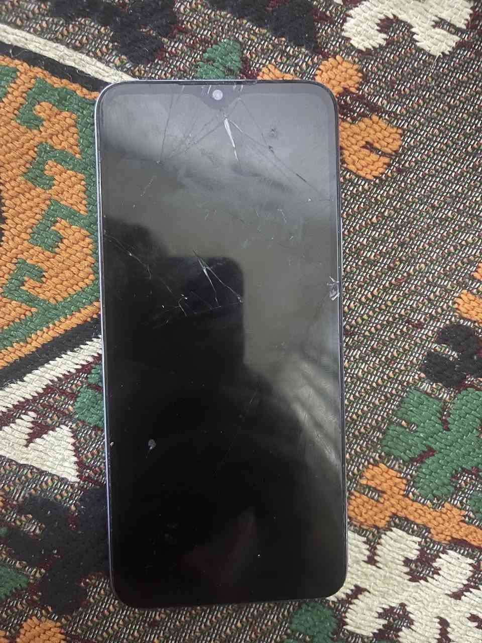 هونر مستعمل ذاكره ١٢٨
بي بلازمه كسر ب٧٥ 
مكاني بغداد حي القاهره


**إذا كنت صاحب هذا الإعلان وتريد حذفه لأي سبب، رجاءا أرسل رسالة إلى الدعم الفني**