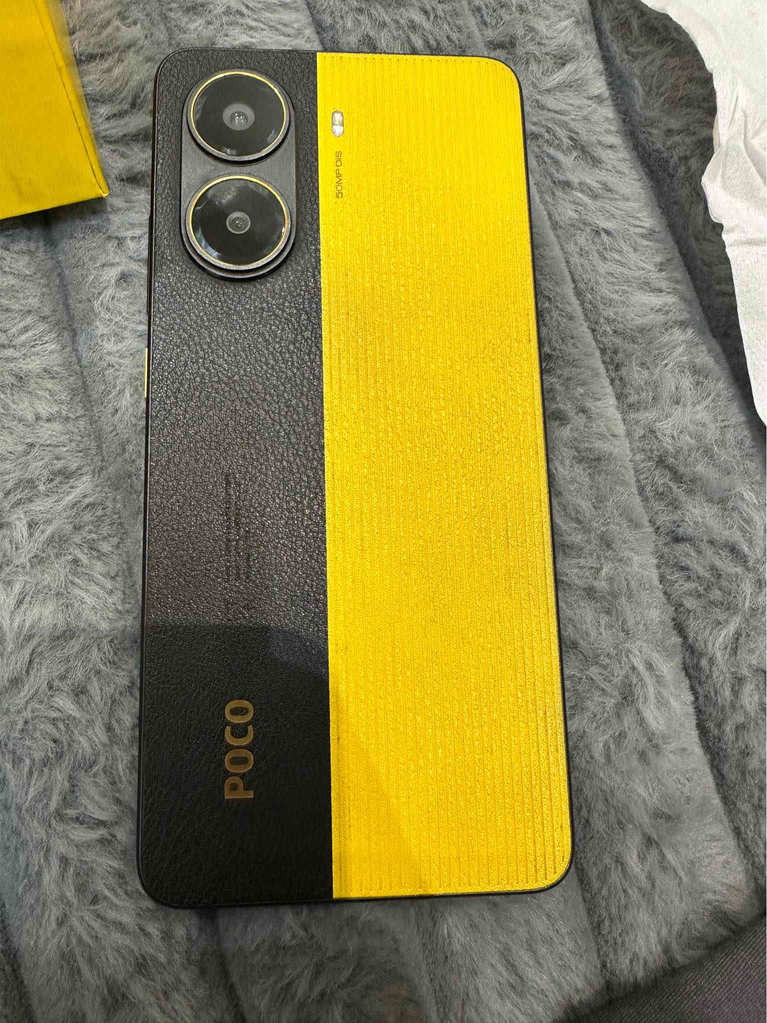 موبايل شاومي بوكو x7 pro
 ذاكره 512 كيكا
رام ١٦ + ١٢
معالج دايمنستي 8400 ultra 
شاسة اموليد 120 hz 
مكاني بغداد الامين الثانيه 
***********
ب ٣٥٠ قفل بغداد
