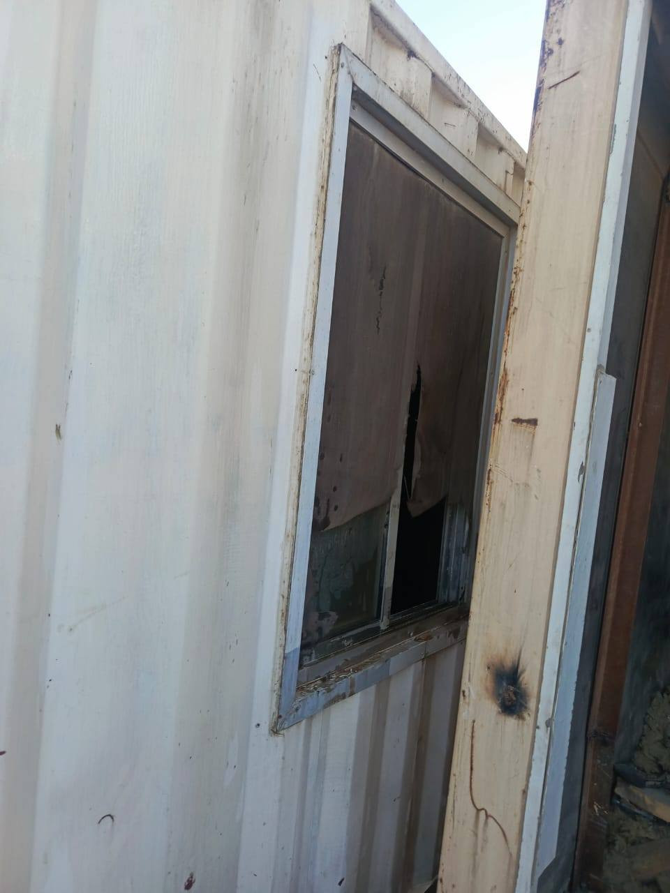 السلام عليكم حاويه ١٢ متر للبيع تصميم سويدي غرفتين وحمام
مكاني بغداد قرب كراج النهضه
السعر ٣٢٥٠
***********
