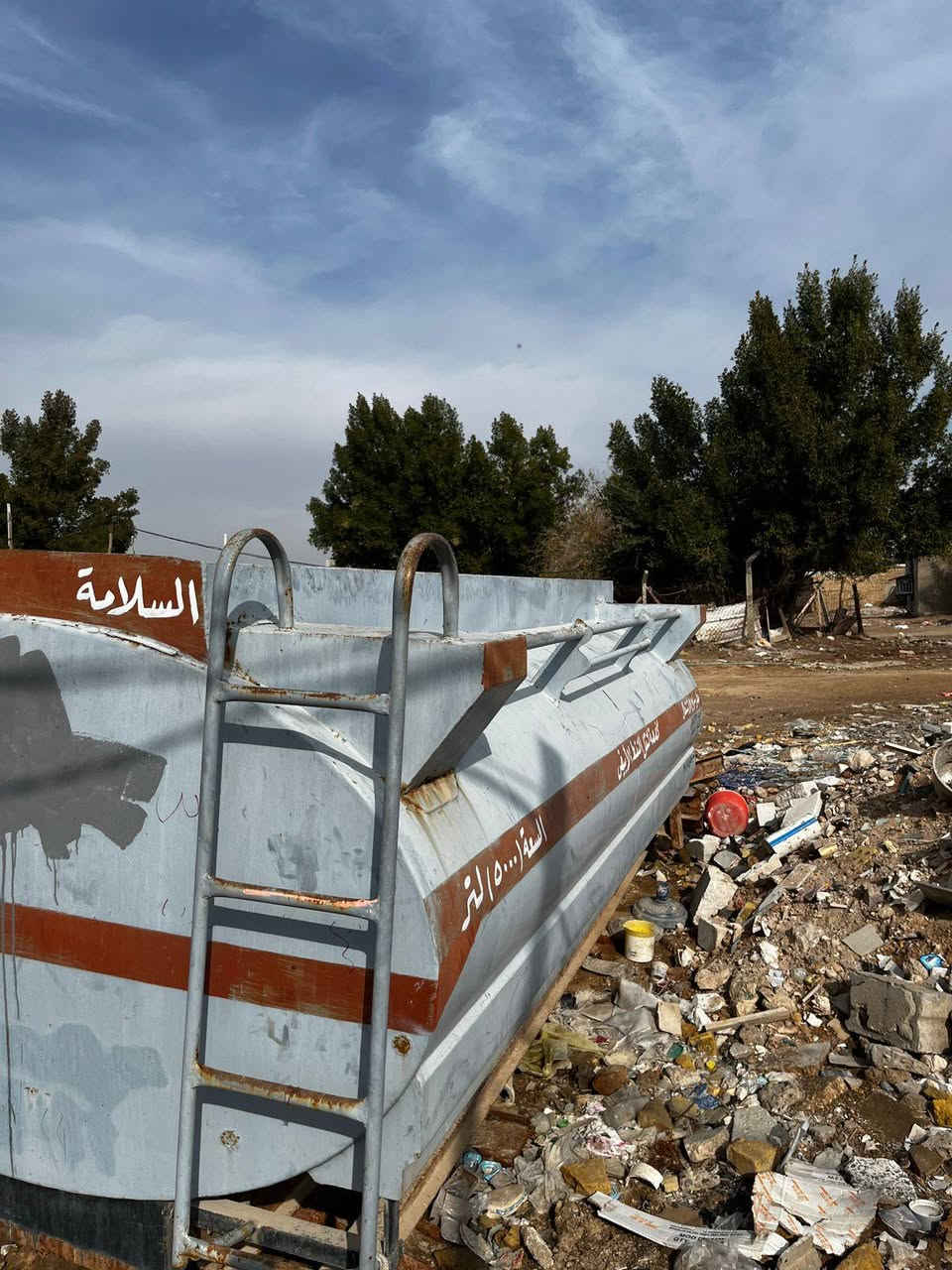 يا اللَّه
س ع
تانكي ماء للبيع تانكي سعة 
5.000 لتر مكفول ونضيف 
هو والشاصي مالته ويصلح 
لاصهريج نفط السعر 1,30000 مليون وتلثميه للاستفسار *********** 
مكاني النجف الاشرف
