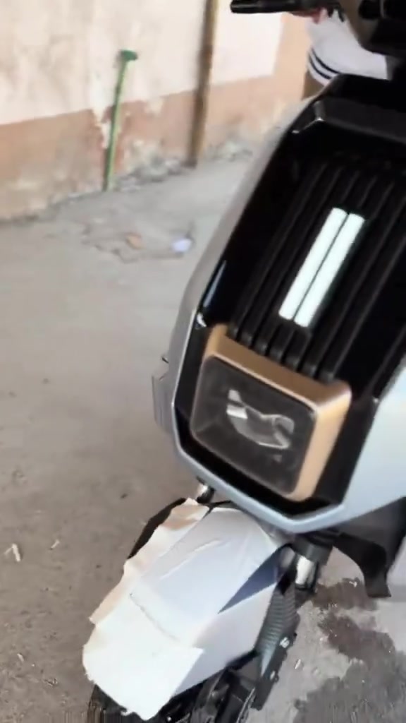 سلام عليكم دراجة ليما البيع شخط قليل رقم *********** السعر 800 بية مجال 🫡
