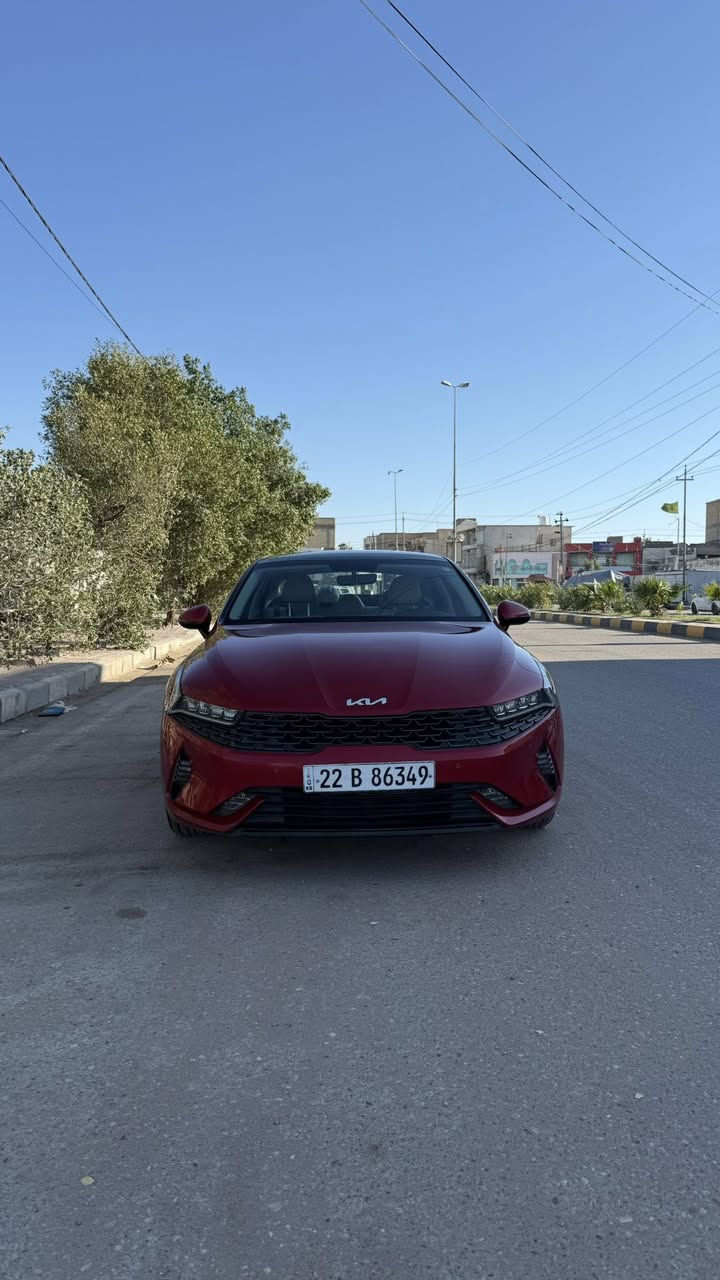 للبيع 🚘
‏[ kia k5 ] موديل [ 2023 ]
المواصفات: [ مواصفات الـ EX السيارة وارد خليجي ]
ماشية: [ 77000 ] كم
لون: [ أحمر صدفي ]
الضرر: بارد اصبعين بالباب الي خلف الصدر بدون صبغ 
وطخة بدون تصليح على كد ثلاث اصابع في باب الصدر. 
السيارة نظيفة جداً واستعمال شخصي، ودهن كلة من الشركة والسيارة بعدها داخل الضمان، ما تحتاج أي مصروف.
السعر: [ 205 ] قابل للتفاوض للجادين فقط.
للاستفسار التواصل على رقم الهاتف ☎️ 
***********
عنوان السيارة بغداد
