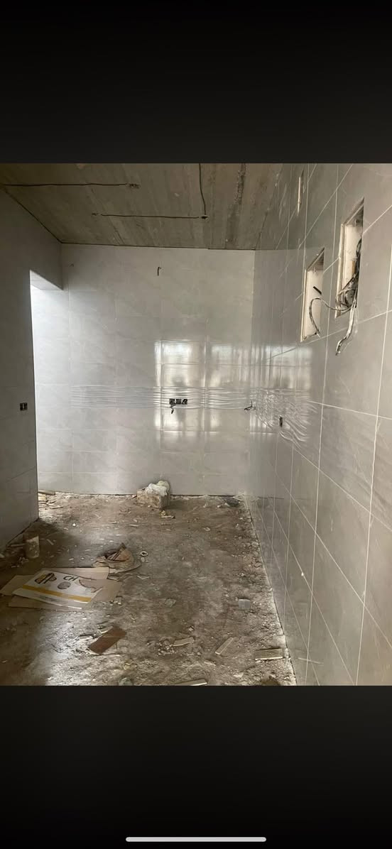 #للبيع_في_بغداد_الدوانم_50م_قيد_الانشاء
🏡 ثلاثة عقارات قيد الإنشاء – موقع مميز في حي الدوانم

📐 المساحة: 50 م² لكل عقار
📏 الواجهة: 5 م
⭕️علق ب تم وسيتم الرد عليك  على الخاص
🧱 مواصفات البناء:
• طابوق درجة أولى مع تأسيس دفن
• تصميم عملي وحديث

🏠 تفاصيل الدار الواحدة:
• صالة
• مطبخ
• غرفتا نوم
• حمام
• منور
• كافة الخدمات

📌 الموقع:
شارع حجي شهاب – مجاور جامع الملك القدوس

⏳ ملاحظة:
العقارات قيد الإنشاء حالياً، والتسليم خلال مدة أقصاها شهر بإذن الله.

📞 للتواصل والاستفسار:
📱 ***********
العقاري سعد الجبوري 

#عقارات #بغداد #الدوانم #بيع_عقارات
