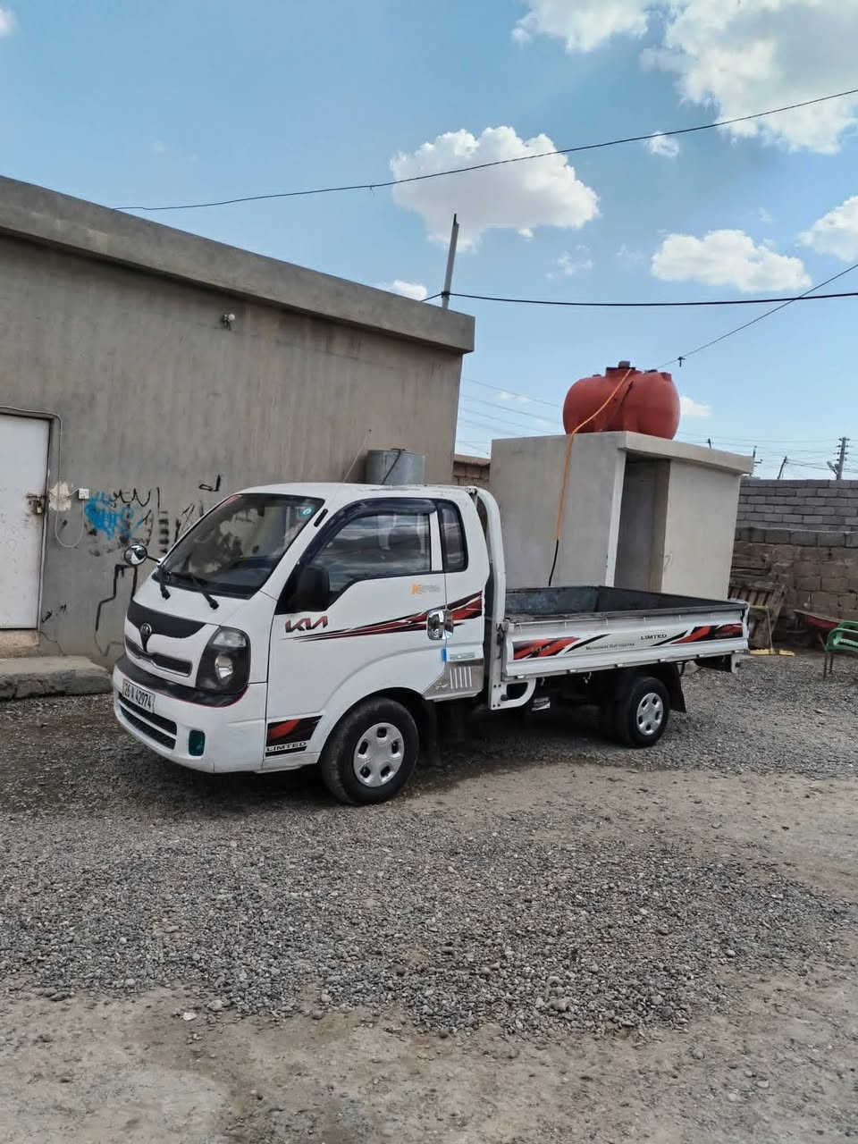 سلام عليكم كيه موديل 2014 رقم صلاح الدين دولي سنويه ل 29 وهزه ل 27 جديد تحويل تريد وكاله  سياره كير محرك 2700 اكسن شاصي صدر اربع تايرات الخلفيه جدد بس المامي  نص جوه نص كهربائيّات كلها شقاله ريمول داخل جلد بيه مكانين صبغ حك خمس اصابع مشر بل منشور سياره مال شقل البيع ومراوس حسب القناعه مكان الشرقاط الشراي يتصل عل
*********** 

***********
