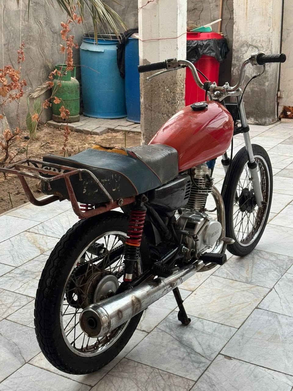 سلام عليكم دراجه نامه ادوات للبيع بس بيه نمره 3 بيه صوت قليل مكاني بصره هارثه سعر 250 وبيه مجال رقمي ***********
