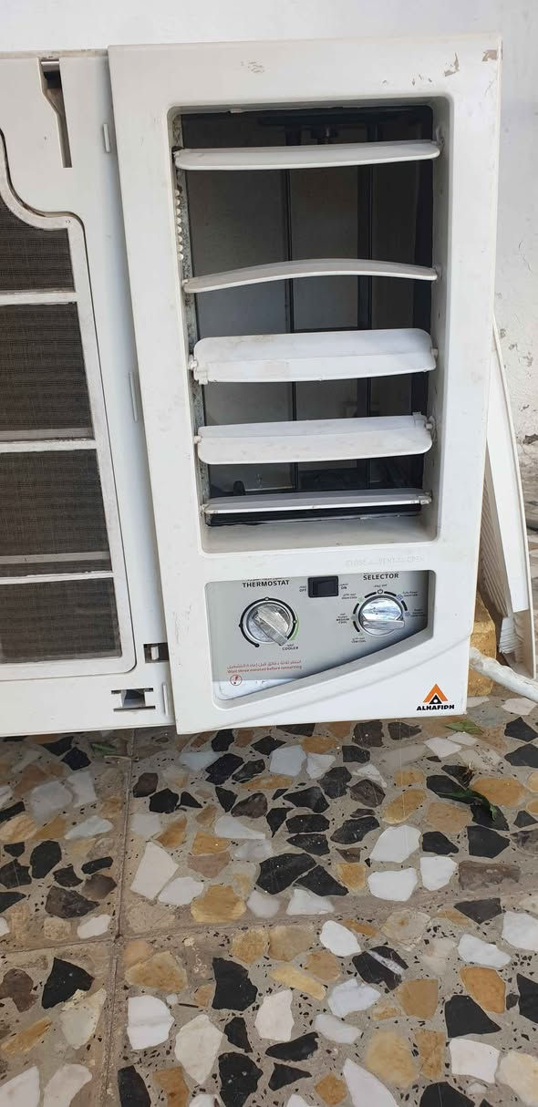 مكيف طنين شركة الحافظ 
للبيع نظيف بيه عطل
 بمنظومة الغاز كمبريسر شغال 
سعره 160 وبيه مجال
العنوان ميسان قضاء المجر الكبير
للاستفسار الاتصال على 
الرقم واتساب *********** عمارة, ميسان
