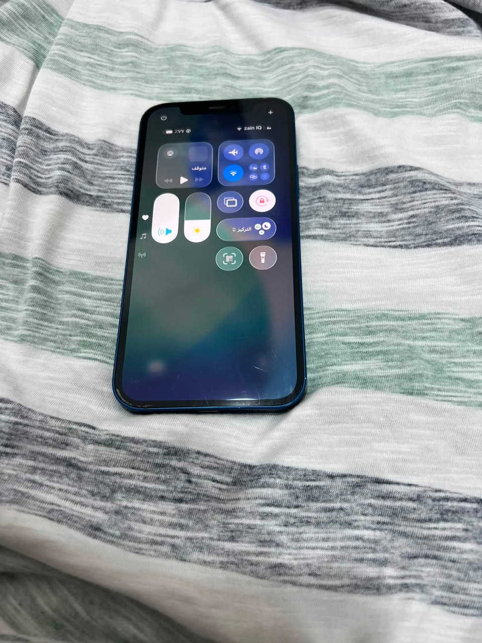 ١٢ عادي.  مبدل شاشه اصلي صور واضحه 
ذاكره ٢٥٦.  شخط خفيف بالضهر.  
سعر ٢٥٠ ألف.  بغداد


**إذا كنت صاحب هذا الإعلان وتريد حذفه لأي سبب، رجاءا أرسل رسالة إلى الدعم الفني**