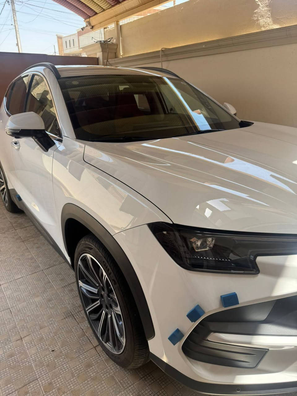 ⁨ ‎سوئيست S06 1.6L PREMIUMفول مواصفات 
ماشية 2.300 فقط
للاستفسار الاتصال على الرقم
***********

‎المحرك: 4 أسطوانات 1.6L  تيربو 197 حصان
‎العزم (نيوتن-م.): 290
‎ناقل الحركة: اوتوماتيكي دبل كلاتش من 7 سرعات
‎استهلاك الوقود: 8 لتر لكل 100 كم

‎المواصفات:
‎*إطارات قياس 20 إنچ
‎*فتحة سقف بانوراما 1.1 م
‎*شاشة عرض ترفيهية قياس 15.6 إنچ
‎*شاشة عدادات رقمية قياس 10.25 إنچ
‎*مقصورة الركاب من الجلد الفاخر
‎*مقعد السائق والراكب كهربائي
‎*مقاعد السائق والراكب مبردة
‎*كاميرات محيطية 540 درجة
‎*مثبت سرعة مع رادار تفاعلي 
‎*نظام مراقبة النقطة العمياء 
‎*نظام تحذير مغادرة المسار
‎* نظام المساعدة للبقاء في المسار
‎*نظام الكبح التلقائي في حالة الطوارئ
‎*نظام القيادة شبه الذاتية
‎*نظام الفرامل اليدوية الاوتوماتيكي Auto hold 
‎*نظام التحكم بنزول المنحدرات
‎*حساسات أمامية
‎*حساسات خلفية
‎*نظام التحذير من التصادم الأمامي والخلفي 
‎*نظام ابل كار بلاي واندرويد أوتو لاسلكي
‎*نظام صوتي متطور 8 سماعات من Sony 
‎*بلوتوث / هاتف السيارة
‎*إنارة محيطية لون ازرق
‎*إنارة ترحيبية
‎*صندوق كهربائي 
‎*المرايا الجانبية قابلة للطي كهربائياً ومدفئة
‎*مصابيح أمامية أوتوماتيكية LED مع مصابيح نهارية LED
‎*نظام التحكم الذكي بالإنارة العالية
‎*نظام تقنية الهواء بالايونات PM2.5
‎*فلتر تنقية الهواء (N95)
‎*دخول ذكي (بصمة)
‎*تشغيل عن بعد
‎*خاصية إغلاق الشبابيك وفتحة السقف عن بعد 
‎*شاحن هاتف لاسلكي سريع
‎*ماسحات الزجاج الامامي مع حساس للمطر
‎*مسند الذراع الوسطي مع ثلاجة
‎*وضعيات قيادة متعددة 
‎*نظام مراقبة ضغط الإطارات
‎*وسائد هوائية امامية وجانبية عدد 6
