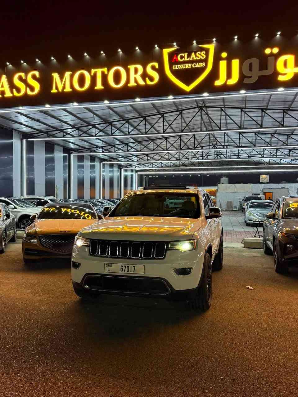 السلام عليكم 
جيب كراند شيروكي 2019 فول مواصفات لمتدد
حادث بسيط خشم جاملغ ولبنيد مصلح وجاهز

المواصفات
بصمة
تشغيل عن بعد
بانوراما
جلد
رادارات جانبية
داخل بيجي
جنطة كهرباء
اوتو ستوب
باقي المواصفات معروفة للمتدد

السيارة موجودة بل الامارات مصلح وجاهز درجة اولى
السعر واصل بصرة 103$ لمن لديه كتاب ضباط او دبلماسي
للاستفسار 
شركة الملك للمزادات الامريكية والكندية
***********

