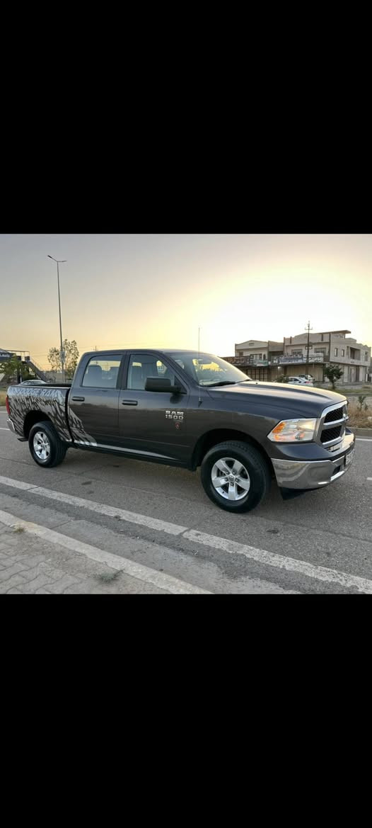 دوج رام  RAM  كلاسيك1500
سعره 185 $
 موديل 2021  .  ماشي  ٢٨ الف
سياره كليل بدون ضرر بدون صبغ 
فقط  نسبه غرق  بدون اي عيب سياره جاهزه من كل نواحي 
محرك  6 
رقم سليمانيه  تحويل او وكاله كيفك  سنويه بسمي
كير ماو س  وشاشه كبير
باب طويل بودي قصير  المرغوب 
*********** 
مكان سياره كركوك
