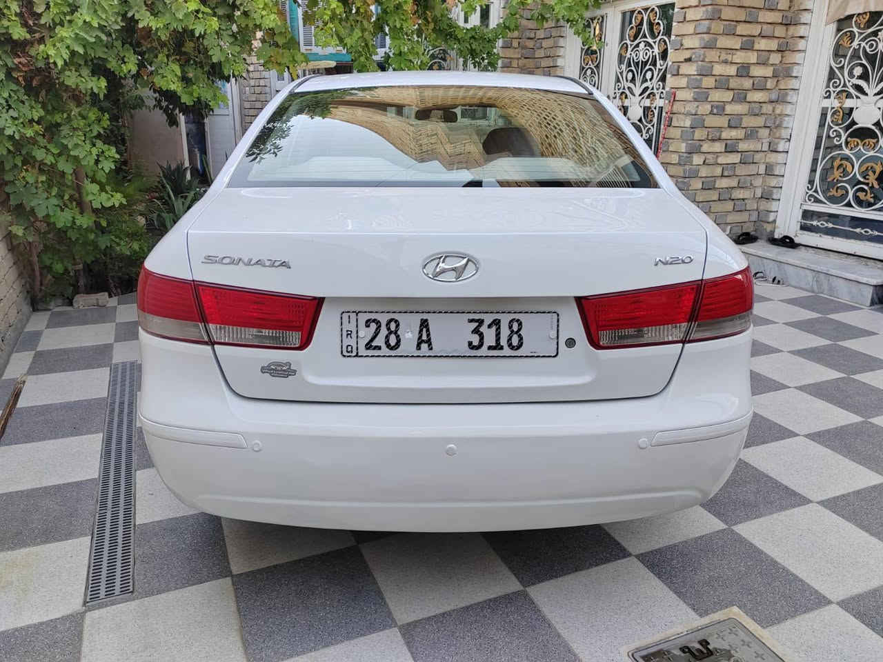 السلام عليكم سوناتة للبيع مديل ٩ رقم نجف الدولي سنوية لل٣٠ وهزة الشهر التاسع سيارة جاهزة بيها صبغ جاملف وبنيد للستفسار *********** مكان السيارة النجف الاشرف السعر ١٠٠ وبيها شوية مجال

