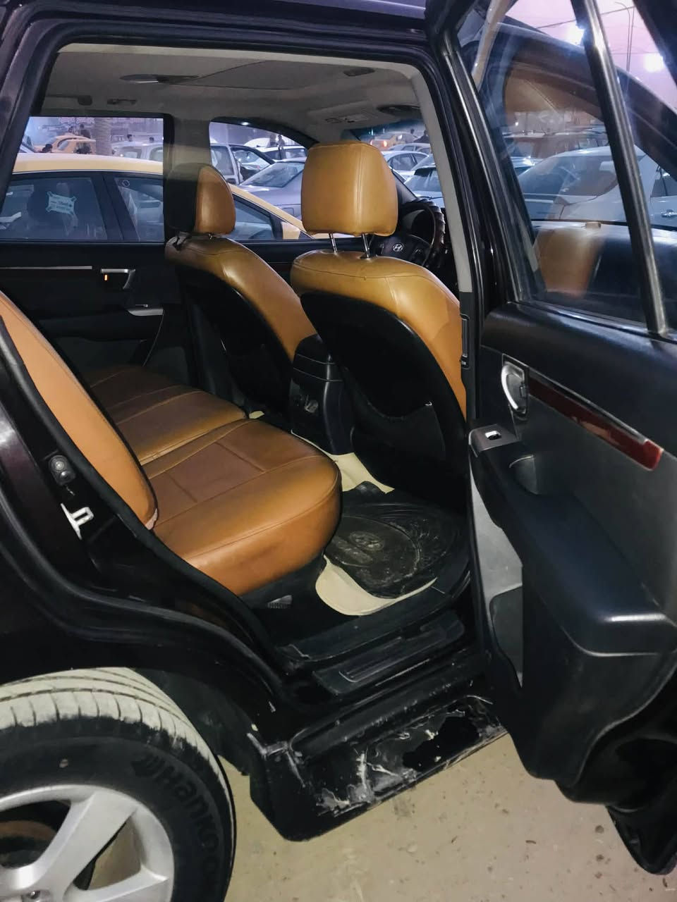 السلام عليكم…
للبيع ...بسعر 125$$
هونداي سنتافياخليجي 1/1  2009 لون ماروني  (عنابي) رقم بغداد شرط التحويل…
سيارة بيها صبغ نص جاملغ الخلفي أثر طخه
سيارة جاهزة بدون اي نقص…
مكينة 6v/2700 
شرط محرك وكير وصدر وكهربائيات وتبريد وتدفئة وتخم تاير سيارة جاهزة من كلشي….
مواصفات فول 1/1 فول معروفه مواصفاتها 
7 راكب 
3:قطع تبريد
سلايت روف 
مري شفط واشاير 
كشنات جلد 
كهرباء كشنات 2
وبيها هواي مواصفات بعد
العنوان/ بغداد/ ابو غريب شارع الزيتون 
السعر 125 $$
للاستفسار
***********9
