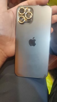 ايفون 12برو ماكس مستعجل عله بيعته 360 الف قفله 07735574150