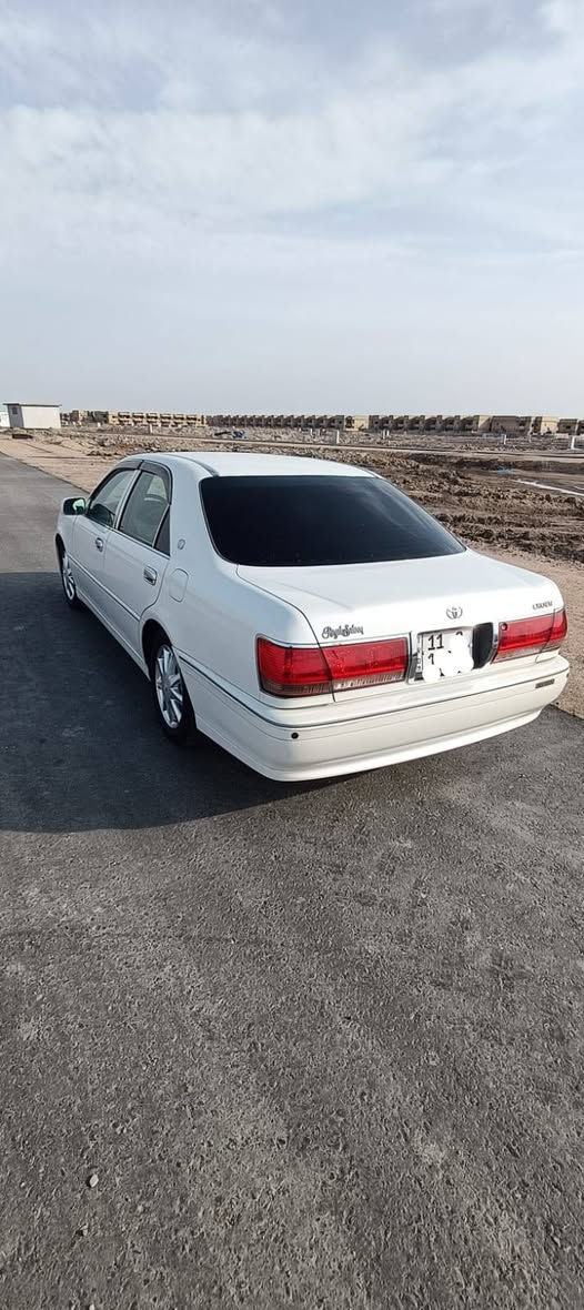 السلام عليكم ملكه مديل 2000 اصل شاصي 71 نقل جثه مواصفات دكمتين السياره بسمي تحويل ثاني يوم السياره كامله مكمله وصاعده هزه جديده وجاهزه السعر 120  
رقمي ***********
