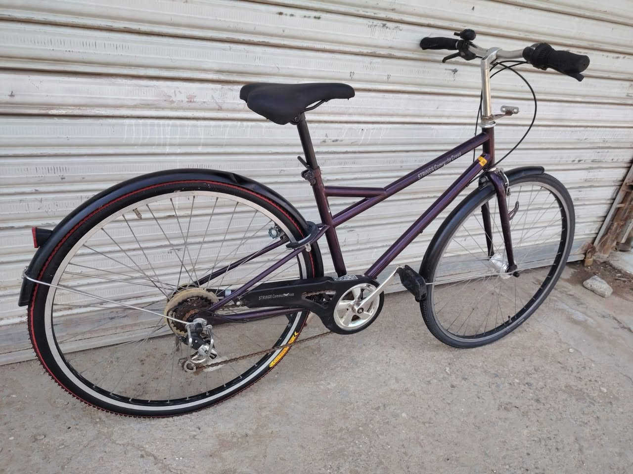 السلام عليكم ورحمة الله وبركاته
بايك موديل سي ٧٠٠ ترحال حجم ٢٧
باله ياباني وضع حاويه فول  
نضافه فول فول موصفات 
ماركه ( STRINGS Commute) 
  سستم كامل شيمانو
يدات فر شيمانو اصلي 
السعر (  100  الف ) 
عكرب ماركه اصلي  شيمانو  
  لون ميمز ماروني مختم 
كير ٦ / ١ شغال سستم كامل 
غير مستخدم داخل العراق
عنوان المحل بغداد الحبيبيه 
هاتف *********** 
الاستفسار واتساب
