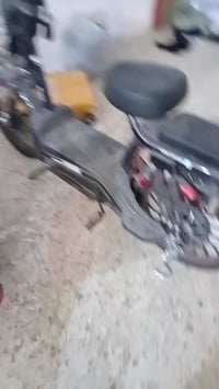 ٤ دراجات شحن شلعة السوده يرادلها بطاريات  والبيضة يرادلها  عقل وبطاريا...