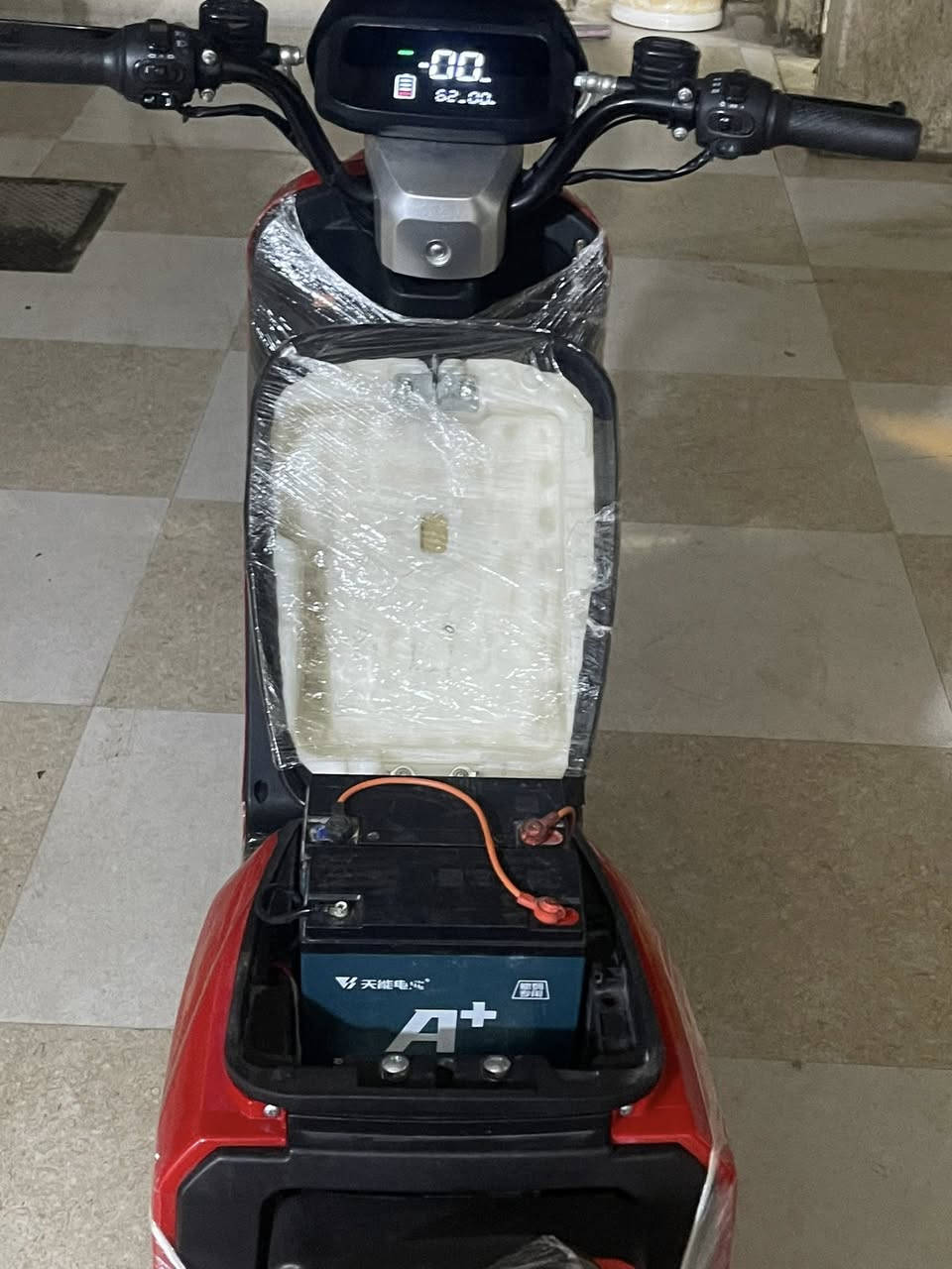 دراجه شحن R900 للبيع
المديل 2026

بطاريات 28 امبير 5كبار 

3 نمر حقيقي 90

اشايره يمنه يسره 

كله شغاله كفاله عامه الدراجه 

مكاني حيانيه قرب سوك التميم 

رقمي ***********

السعر 500وبيه مجال بسيط
