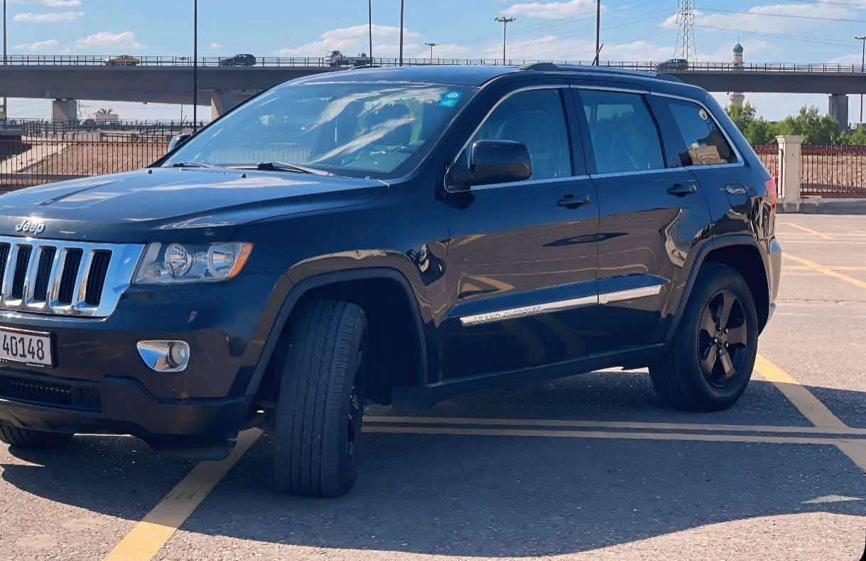 ‏‎الموديل :2012
‏‎اللون. اسواد 
-سقف  وفتحه
-3شاشات كبيره
-داخل اسواد مميز
-ويل 16
‏‎-المقاعد الأمامية كهربائية .
‏‎- المقاعد الأمامية تدفئة وتبريد
‏
‏‎- فتحات usb للمقاعد الخلفيه 
‏‎- تشغيل عن بعد
‏‎-  ستيرن الجلد  .
‏‎
‏‎-  الشاشة كبيرة مع GPS . 
‏‎- حساسات 360
‏- 
‏‎- صندوق كهرباي
‏‎- كاميرا خلفية اصلية دواره  .
‏‎- زراك اوتو ويا الامطار.
‏‎- مرايا متحسسه للضوء العالي .
‏‎- محدد سرعة( كروز سرعة ). 
‏
‏‎- نظام مانع انزلاق .
‏‎- جنطة كهرباء 
‏‎- نظام معرفة ضغط الاطارات.
‏‎- نظام اقتصاد بالوقود eco.
‏‎- نظام sport
‏‎- نظام تقليل السرعة بالمنحدرات
محرك 3600
‏‎- بصمة.
رقم بغدادالجديد هزه وسنويه جديده بأسمي السياره تحويل ثاني يوم

سياره جديده بمعنى الكلمه 
***********
عنواني /بغداد ا
